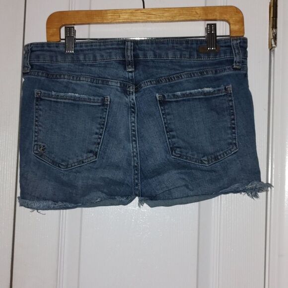 Kut from the Kloth distressed jean denim shorts  Sz 8 - Picture 4 of 6